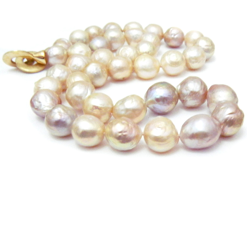 Peach and Pink Ripple Pearl Necklace